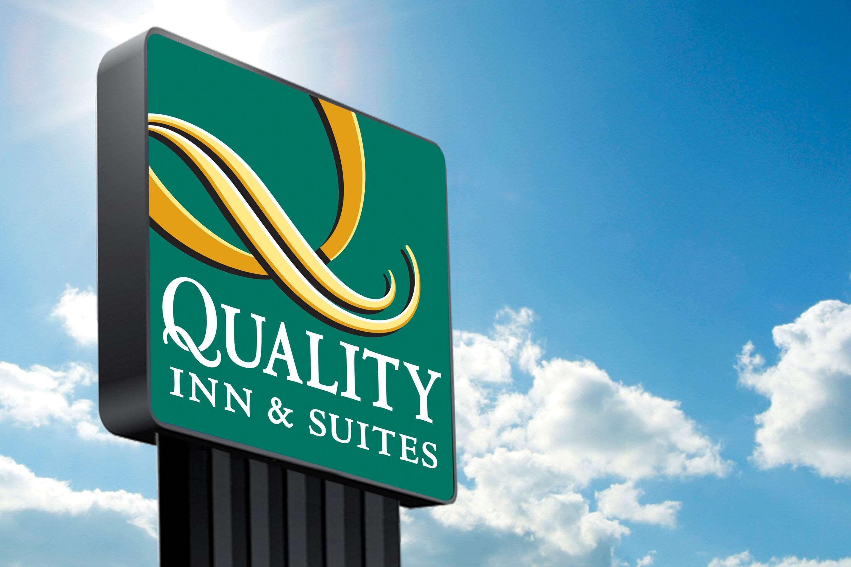 Quality Inn & Suites Wilsonville Buitenkant foto